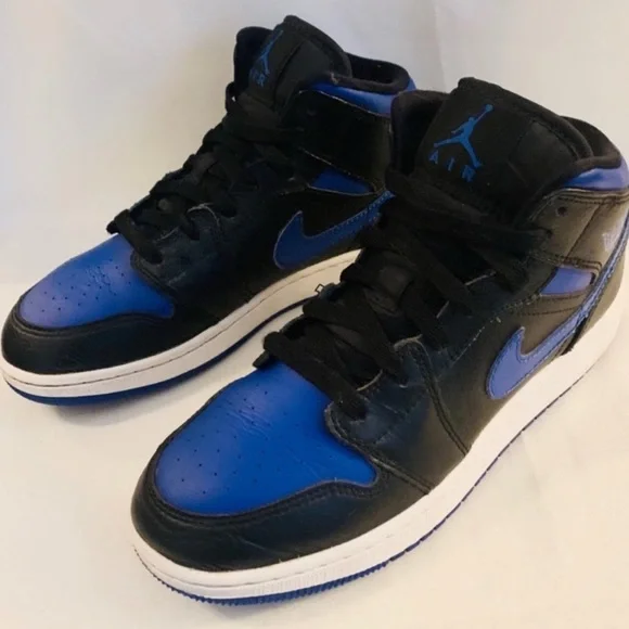 Jordan 1 Mid ‘Black Hyper Royal